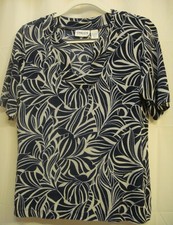 CHICO'S Traveler's sz 1 Dark Blue and Gray Split-U Neck Top Made in USA