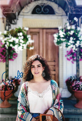 Sanya Malhotra Autogramm signed 20x30 cm Bild 