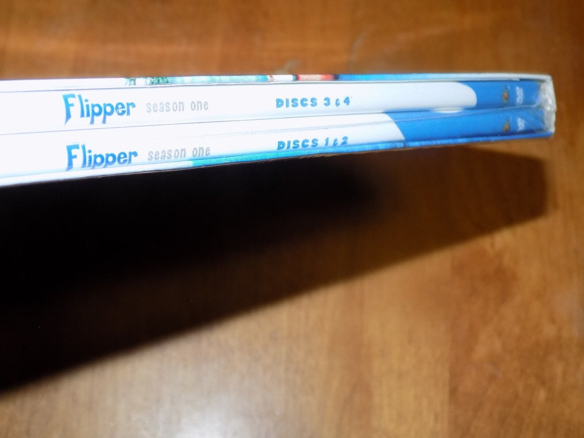FLIPPER SEASON ONE 1 Complete 30 Episodes 60's TV Series Classic 4