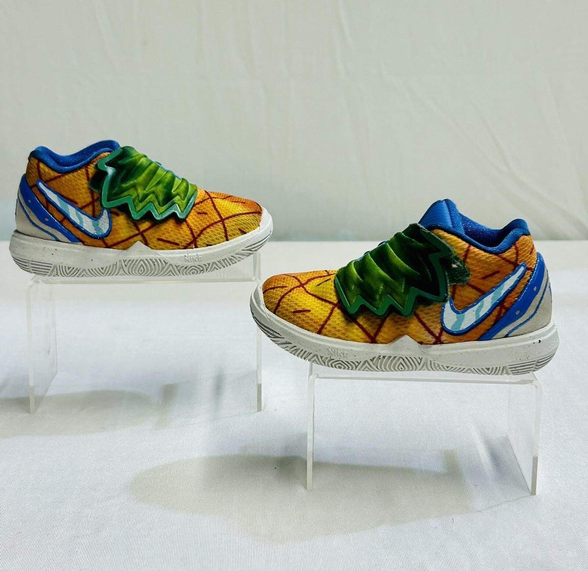 Nike Kyrie TD SpongeBob SquarePants Pineapple House Size 5c