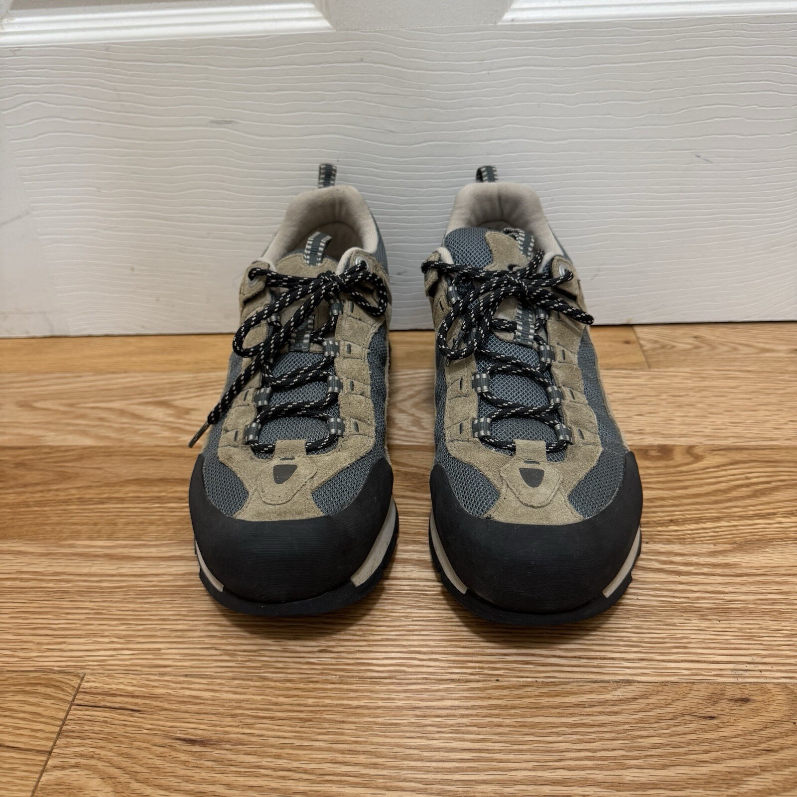 Scarpe da ginnastica Salomon marrone scamosciato escursionismo arrampicata outdoor misura 9