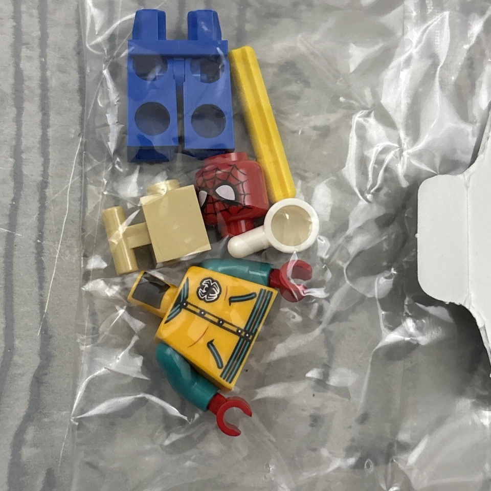 SEALED LEGO Spider Man Minifigure Marvel Avengers 76196 Advent Calendar 2021 - Image 2 of 4