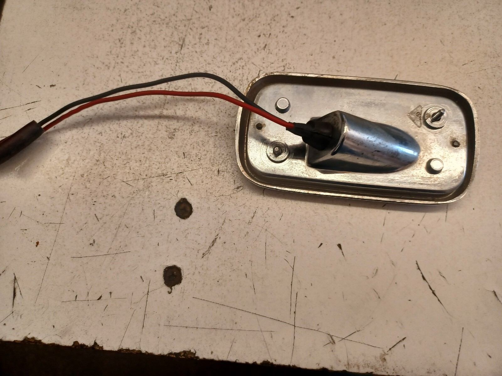 65 - 80 ROLLS ROYCE SILVER SHADOW LEFT REAR RED LAMP ASSEMBLY & LENS 