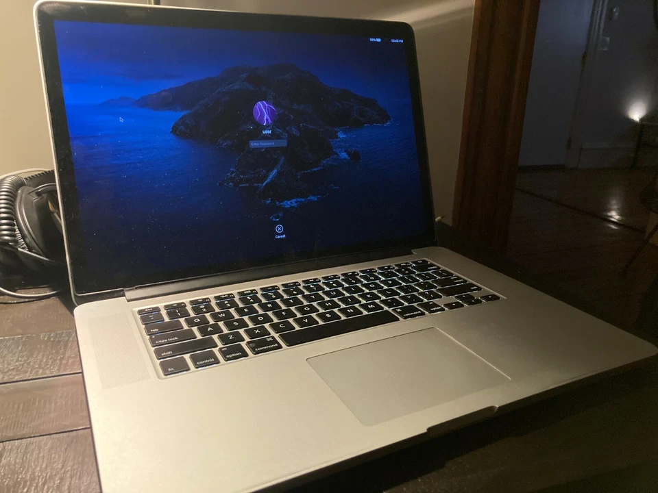 Apple MacBook Pro 15" Retina mid 2012 250 GB 2.3 Ghz Intel Core i7 OS Catalina - Image 4 of 4