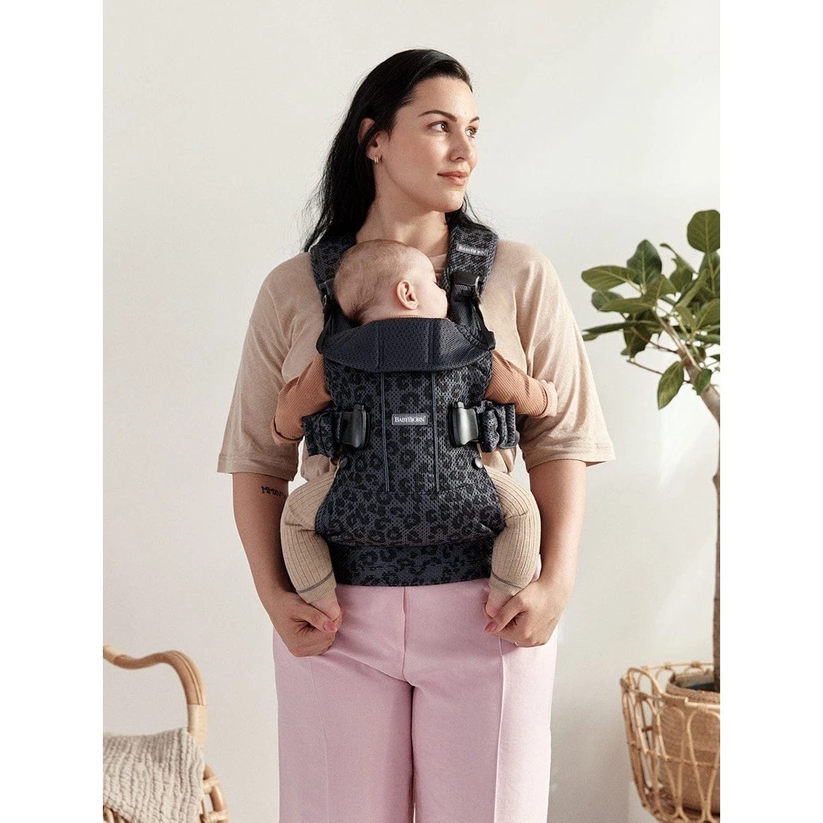BabyBjörn Baby Carrier One Air 3D Mesh, Anthracite Leopard
