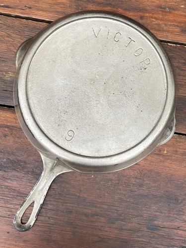 Griswold “Victor” #9 Cast Iron Skillet In HTF Nickel Finish