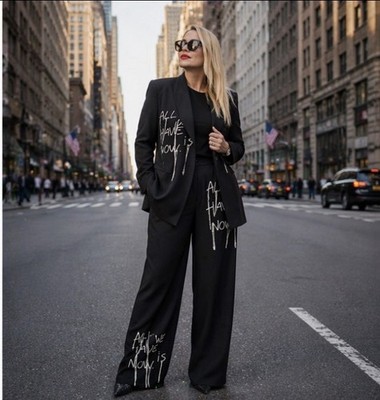 Women s Graffiti Blazer Pants 2-Piece Suit Sz 10/1 Made in Turkey Opasnost