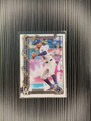 2025 Topps Baseball Holiday Mookie Betts H52 Dodgers