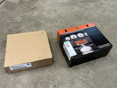 HARLEY-DAVIDSON AUDIO WIRELESS INTERFACE MODULE (WHIM) P/N: 76000768 AND HARNESS