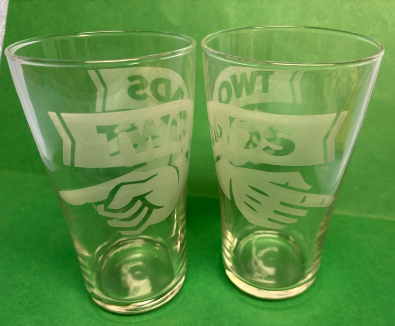 2 NEW Two Roads Brewing Company 16 Ounce Etched Logo Pint Glass Stratford CT.