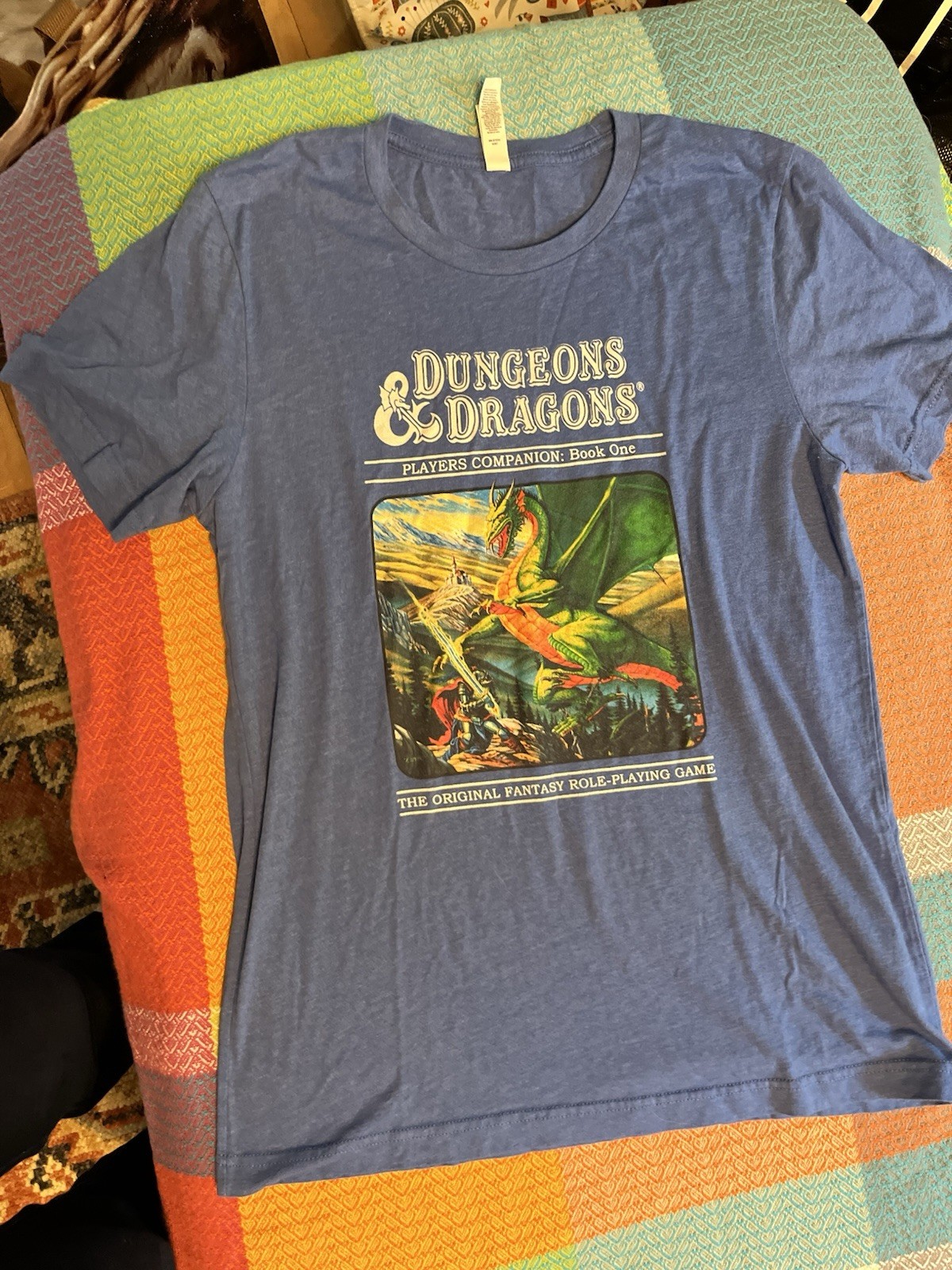 ALTRA Dungeons & Dragons Maglietta Media Giocatori Compagno Copertina Arte Campane Blu Tela