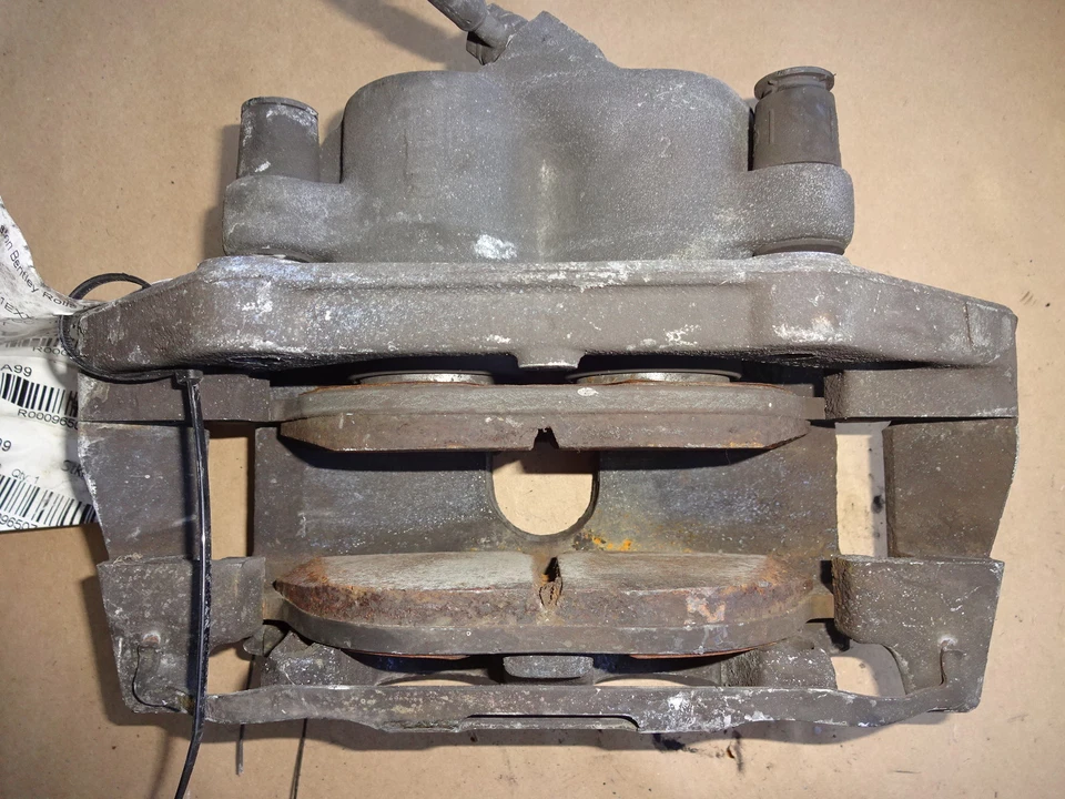 宾利 Arnage - 右握右前制动卡钳 — 第 2/4 张图片