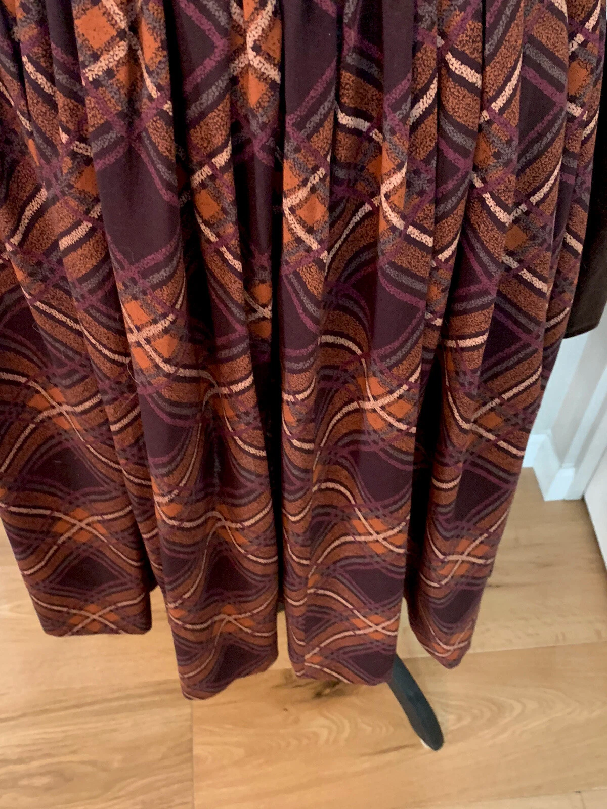 SAINT LAURENT (YSL) Gonna e camicia YSL collezione russa anni 80 VINTAGE prugna e oro velluto marrone