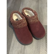 Women's 8 Clarks Burgundy Berry Knit Collared Winter Clog Slippers Fuzzy Shoes