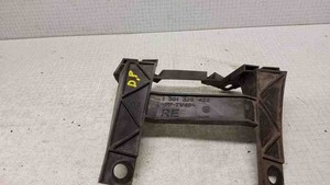 VW TRANSPORTER V T5 Furgon Rechte Scheinwerferhalter 1301329422 1.90 32563548