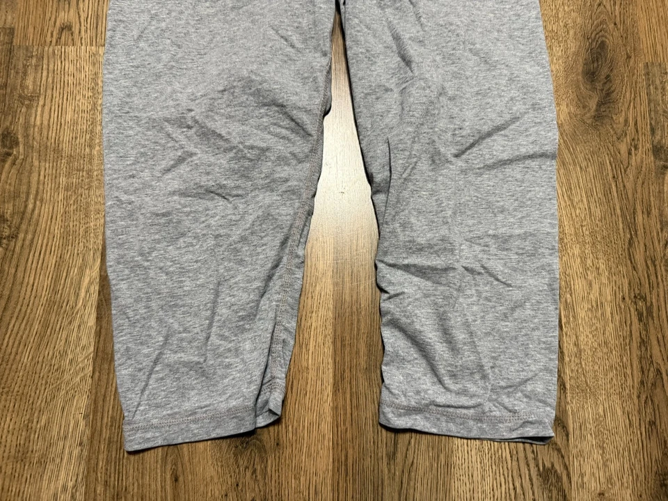 Pantalones Danskin Now, Para Mujer Talla Mediana, Gris, Capri, Leggings, Pull On Foto 3 de 4