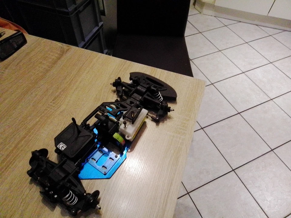 Carson CV 10 Nitro Verbrenner On Road Chassis 4 WD  1 zu 10 Traum Zustand - Bild 4 von 4