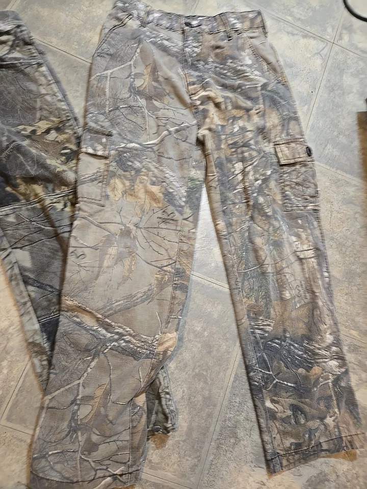 Pantalones de caza jóvenes talla grande 10 Real Tree and Wrangler camuflados Foto 3 de 4