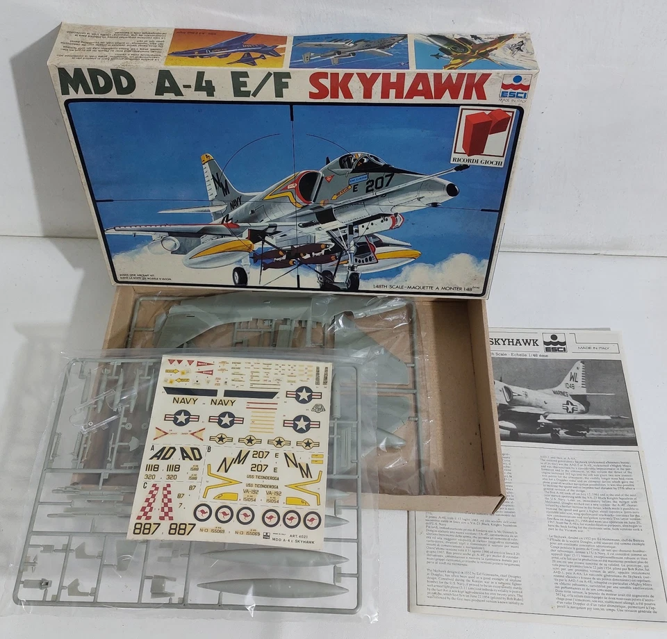 I133307 KIT ESCI 1/48 n. 4021 - Aereo MDD A-4 E/F Skyhawk - Immagine 3 di 4