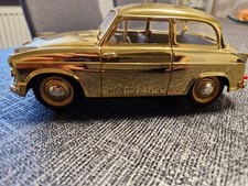 Lloyd Alexander TS Golden 2000 Series, Limited Edition; Revell 1:18,