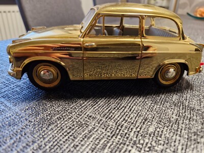 Lloyd Alexander TS Golden 2000 Series, Limited Edition; Revell 1:18,
