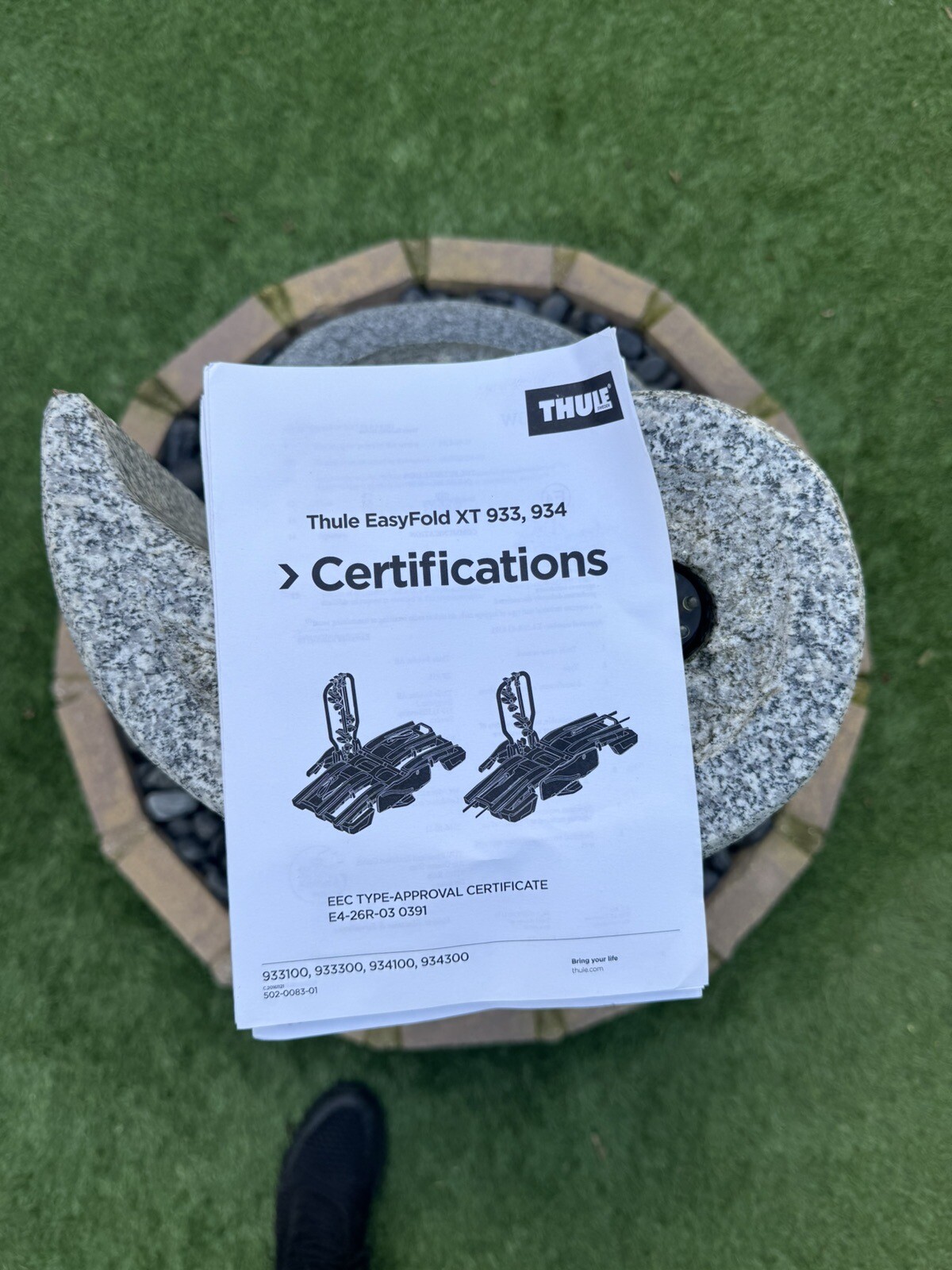 THULE EasyFold XT 933 2 E Bike Cycle Carrier Tow Bar Ball Mounted