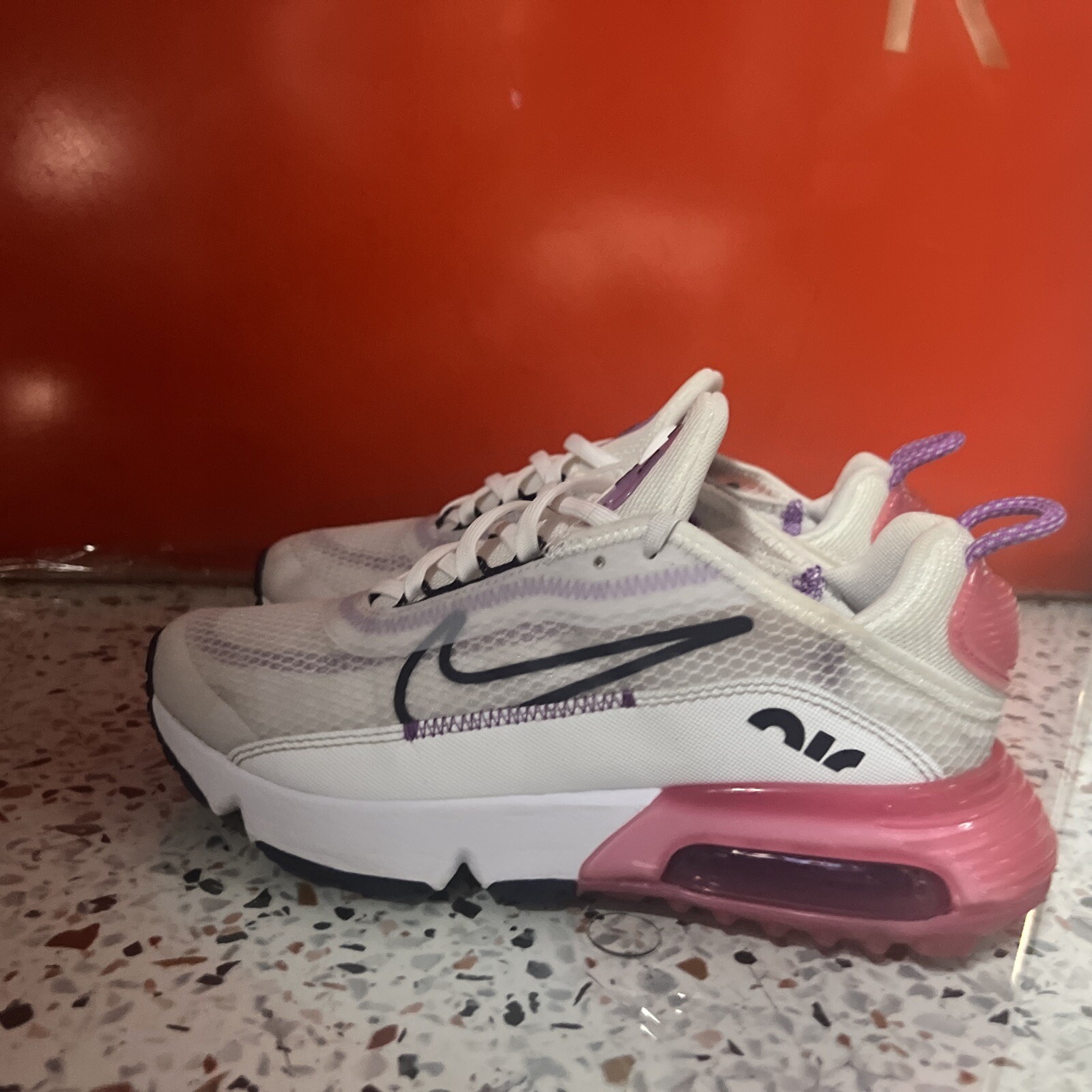 nike air max 2090 white and pink