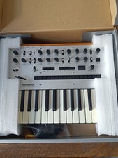Korg Monologue Monophonic Analogue Synthesizer Silver + Box & PSU