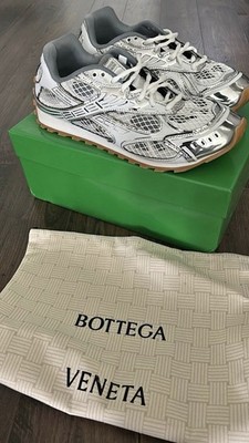 Bottega Veneta Men's Silver White Low Top Lace Up Athletic Sneakers