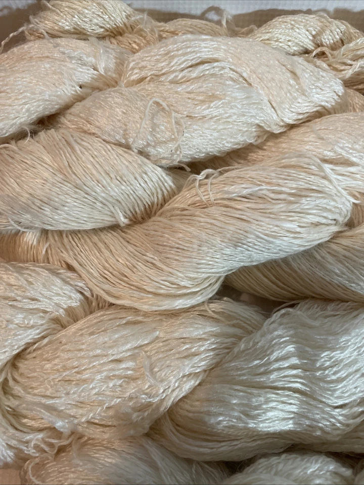 Hilo de rayón hilado a mano Foto 3 de 4