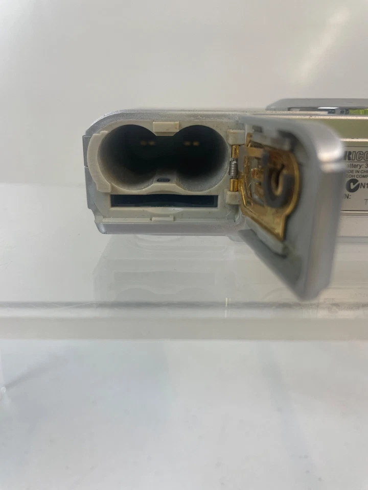 Ricoh Caplio RR530 5.0MP Digital Camera 3x Zoom Compact Point & Shoot Tested - Image 4 of 4