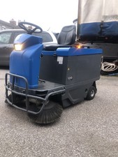 IPC Gansow 1250E Ride On Industrial Vacuum Floor Sweeper. Only 381 Hours. Refurb