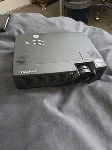 Pre-owned PJ750 Projector 2300 Lumens, 7.2 lbs, 3LCD XGA Projector