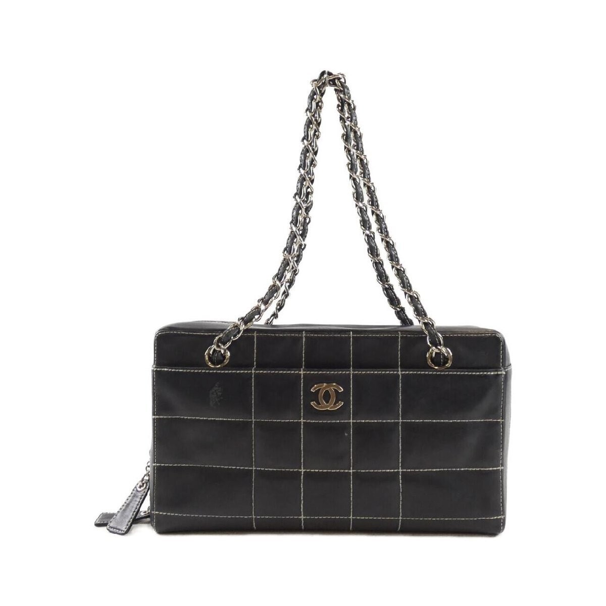 CHANEL 17955 Elegant Quilted Shoulder Bag in Classic Black