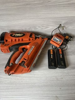PASLODE IM350 PLUS NAIL GUN FOR PARTS OR REPAIR