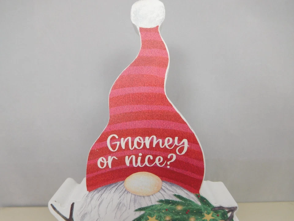 Gnomo de Navidad sosteniendo una corona - Cubo de flores nuevo #30512 Foto 3 de 4