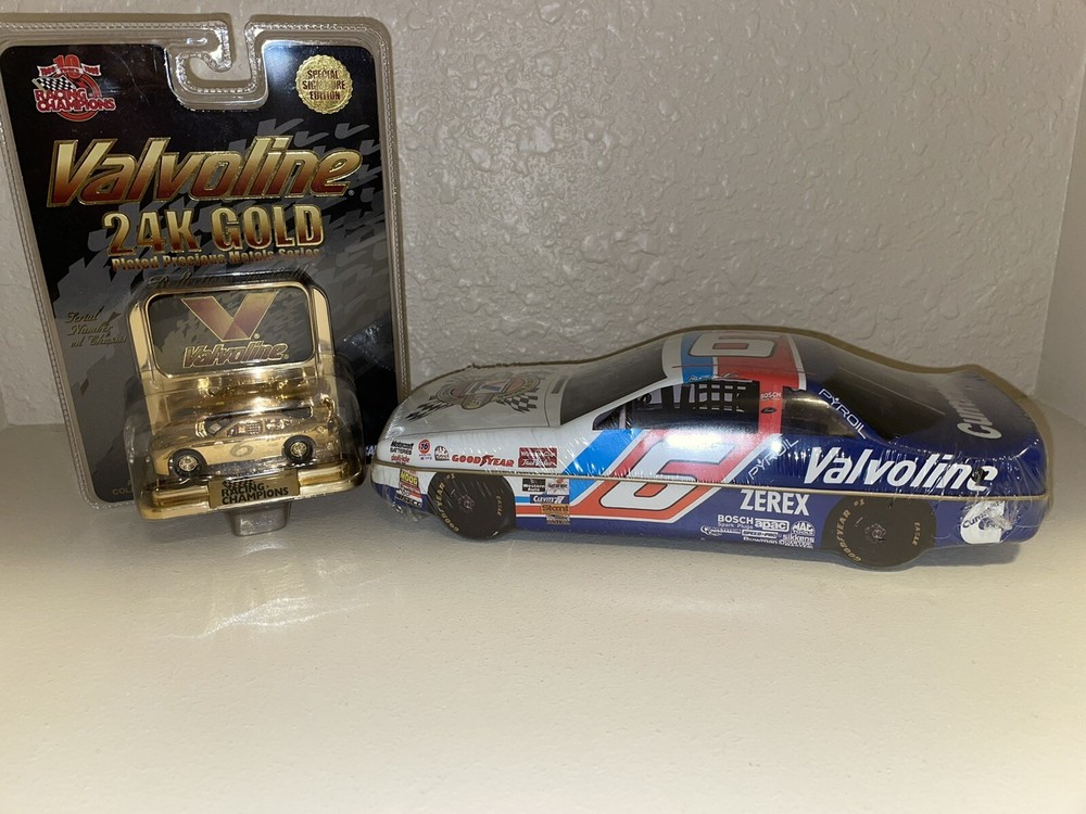 1995 Valvoline Mark Martin Tin Race Car with 100+ Cards  SEALED With Extra