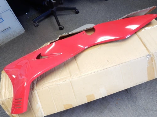 SHIELD, LEG SIDE RH (RED)