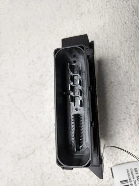 Módulo de freno de estacionamiento Mazda 6 ECM 2014-2016 OEM KD3344010D Foto 3 de 4