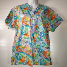Scrub Top Women's Size Small Hearts  Dragonflies Print 3 Pocket Short Sleeve