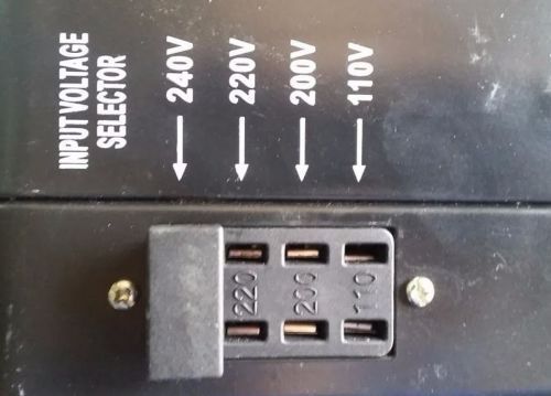Transformateur De Courant Convertit De 220 À 110V