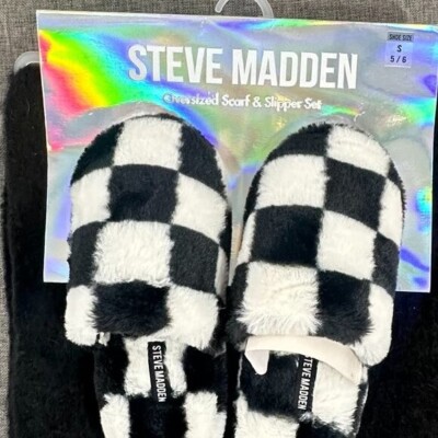 NEW! Steve Madden Gift Ser Oversized Scarf & Slipper Set Shoe Size
