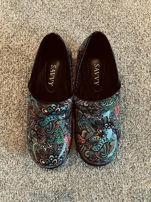 Savvy Women s Brandy Green Mardi Gras Nursing Clogs Patent Leather Size 7