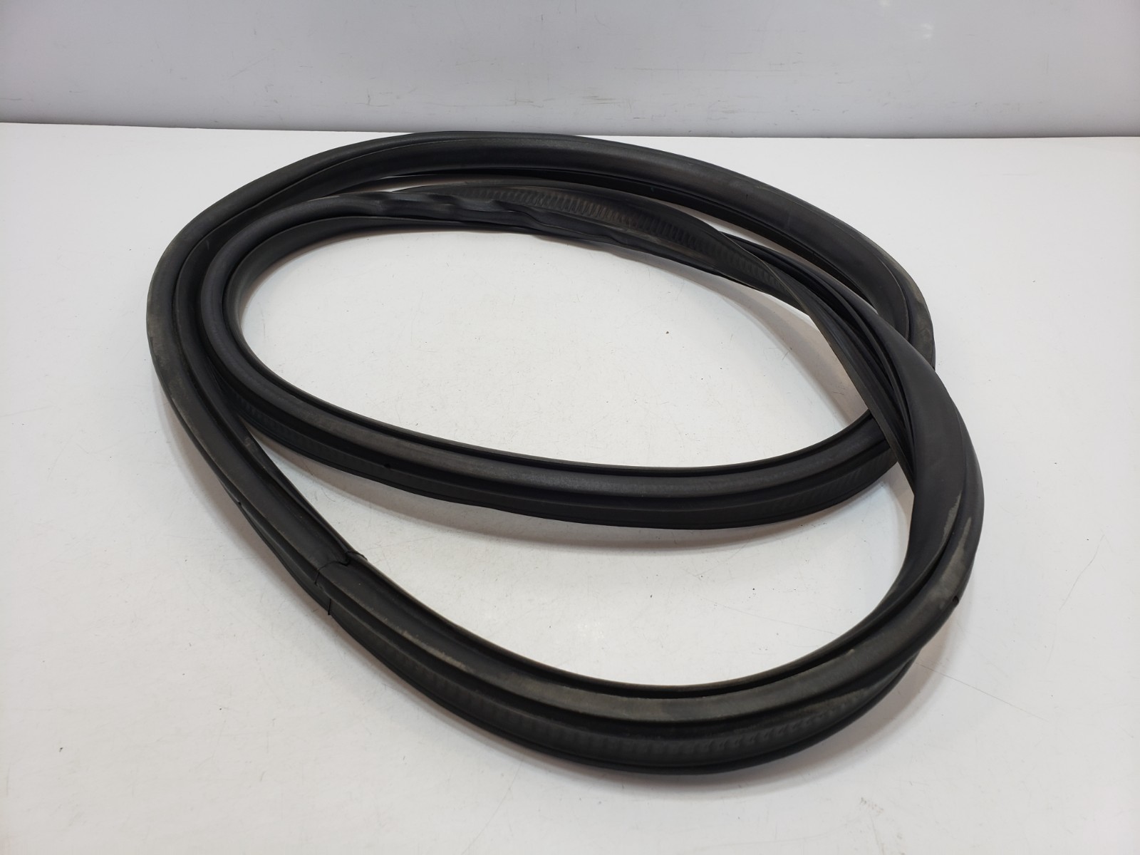 ✅ 12-17 OEM Bentley Continental GT Coupe Rear Trunk Lid Cover Rubber Seal