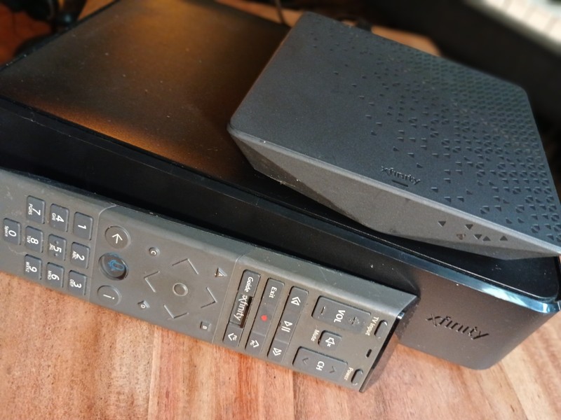 XG2v2-P Xfinity Cable Box With Remote Tested Xi6-t Inc