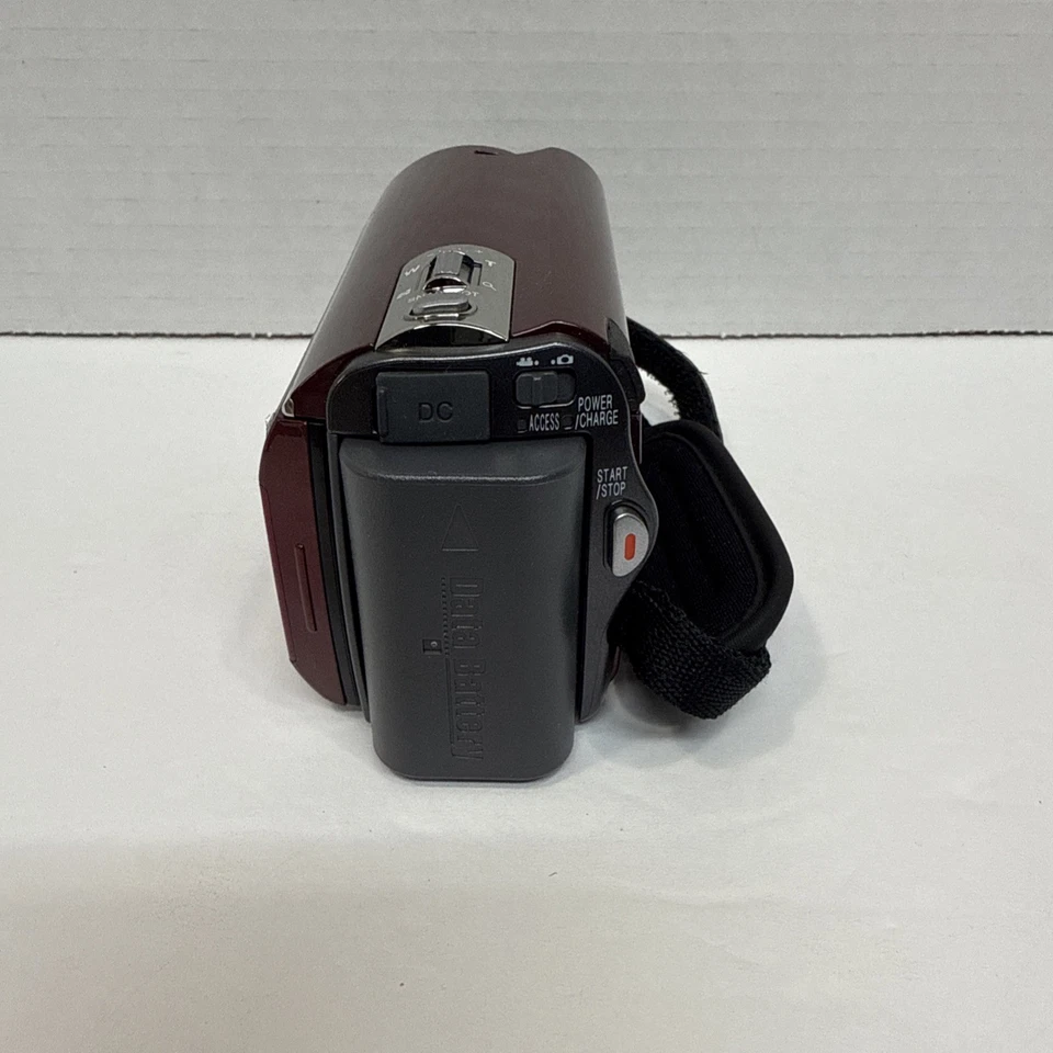 JVC Everio Camcorder GZ-MG330RU Red Not Tested Strap And Camera Bag with Strap - Image 4 of 4