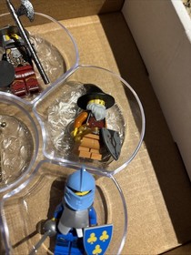 LEGO Castle King/Dragon Knight Minifigure Lot of 6 With Gold Sword MBC 12/25