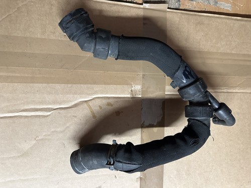 8D0121101AH Kühler Schlauch, Volkswagen, Škoda Audi ￼