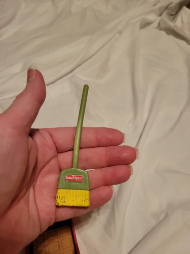 Fisher Price Loving Family Dollhouse Laundry Room hall tree broom 3 pcs - 第 5/5 張圖片