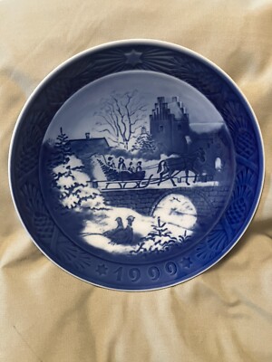Royal Copenhagen 1999 Christmas Plate